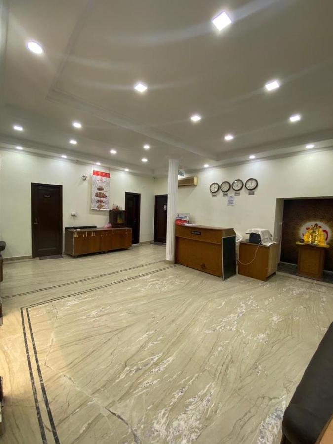Lavi Hotel Hari Darshan - 10 Meter From Golden Temple Амритсар Экстерьер фото